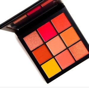 Huda Beauty - Coral Obsessions